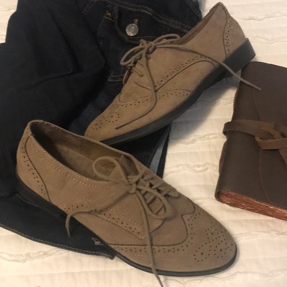 Mia taupe oxfords size 7.5 - Picture 2 of 3
